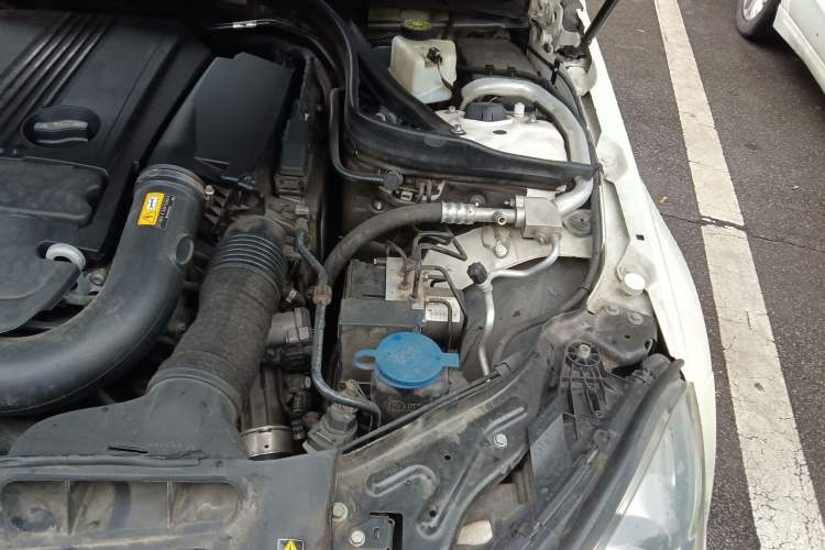 Used Mercedes-Benz C-Class 2013 C 180 Coupe Engine Bay Left