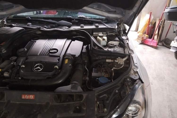 Used Mercedes-Benz C-Class 2013 C 180 Classic Grand Edition Engine Bay Left