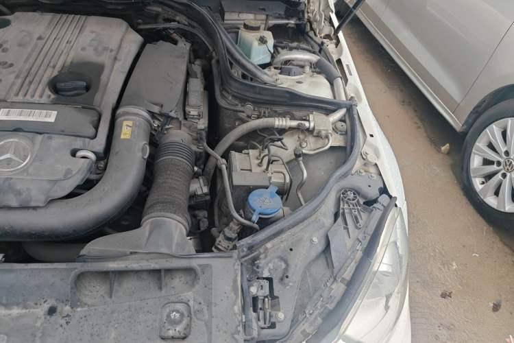 Used Mercedes-Benz C-Class 2013 C 260 CGI Elegant Model Engine Bay Left