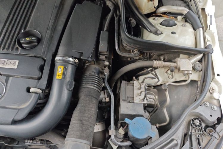Used Mercedes-Benz C-Class 2013 C 180 Classic Grand Edition Engine Bay Left