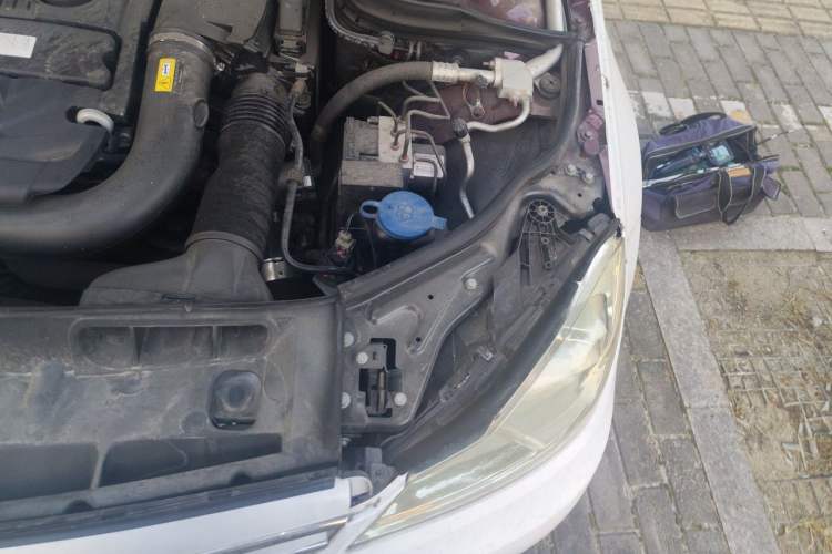 Used Mercedes-Benz C-Class 2013 C 260 CGI Elegant Model Engine Bay Left