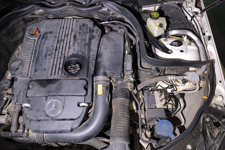 Used Mercedes-Benz C-Class 2013 C 180 Coupe Engine Bay Left