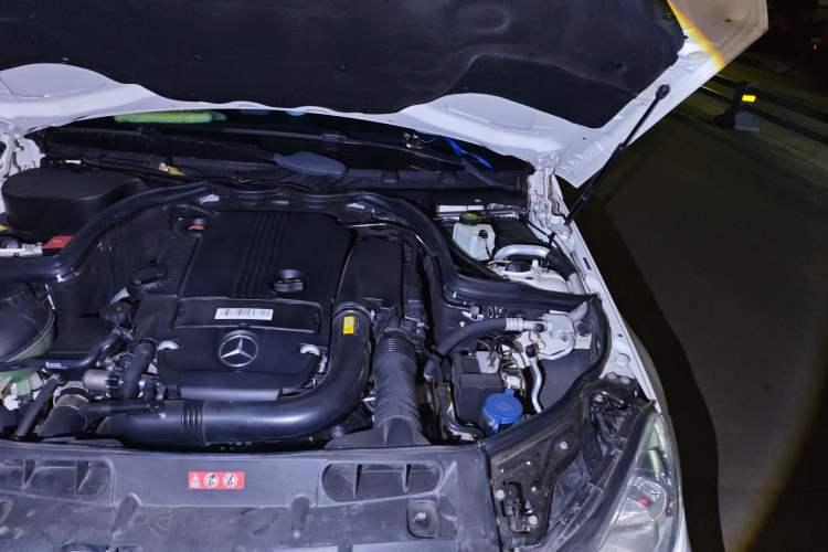 Used Mercedes-Benz C-Class 2013 C 180 Classic Grand Edition Engine Bay Left