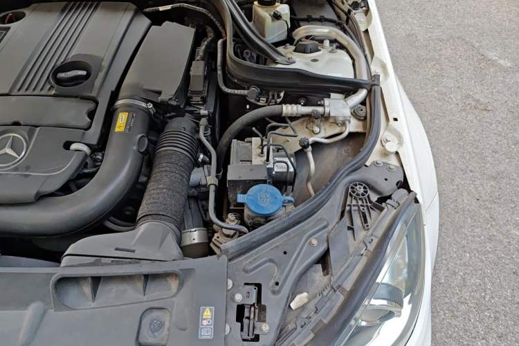 Used Mercedes-Benz C-Class 2013 C 180 Coupe Engine Bay Left