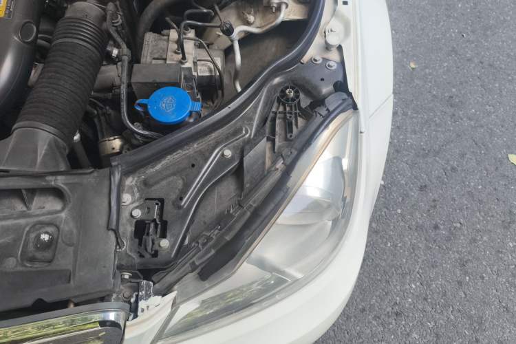 Used Mercedes-Benz C-Class 2013 C 180 Classic Grand Edition Engine Bay Left