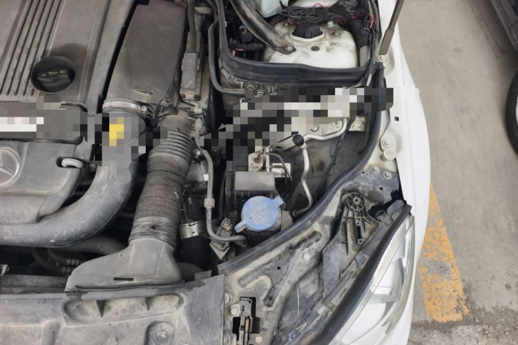 Used Mercedes-Benz C-Class 2013 C 180 Classic Grand Edition Engine Bay Left