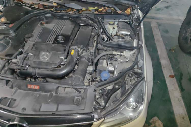 Used Mercedes-Benz C-Class 2013 C 180 CGI Classic Engine Bay Left