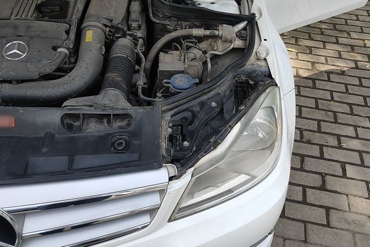 Used Mercedes-Benz C-Class 2013 C 180 Classic Grand Edition Engine Bay Left