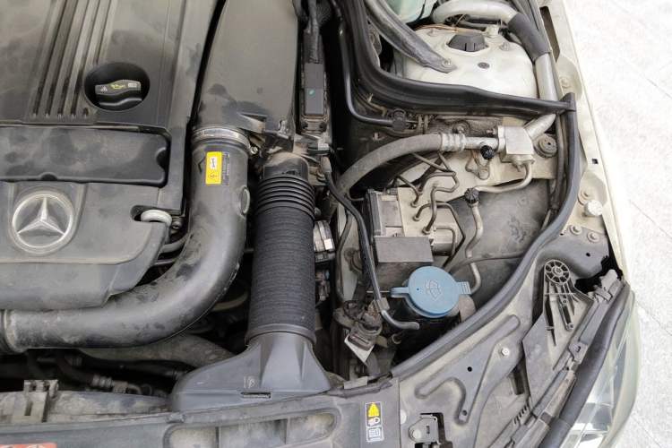 Used Mercedes-Benz C-Class 2013 C 260 CGI Fashion Model Engine Bay Left