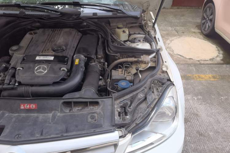 Used Mercedes-Benz C-Class 2013 C 180 CGI Classic Engine Bay Left