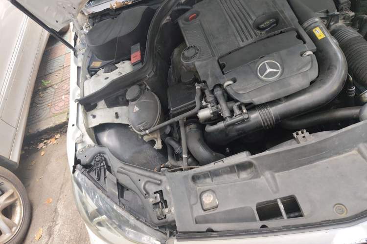 Used Mercedes-Benz C-Class 2013 C 260 CGI Fashion Model Engine Bay Right