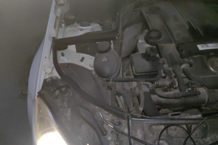 Used Mercedes-Benz C-Class 2013 C 180 Classic Grand Edition Engine Bay Right