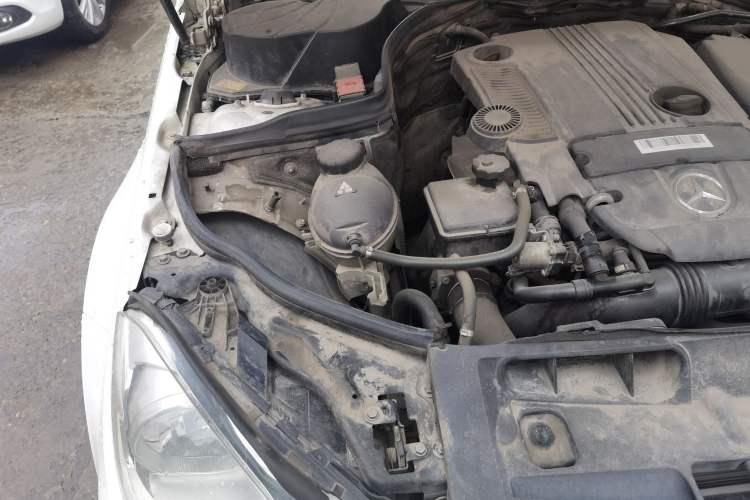 Used Mercedes-Benz C-Class 2013 C 260 Elegant Grand Edition Engine Bay Right