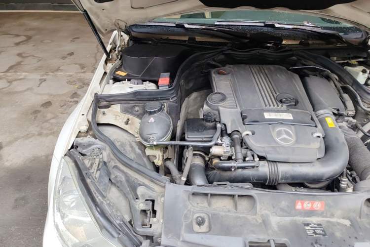 Used Mercedes-Benz C-Class 2013 C 260 Elegant Grand Edition Engine Bay Right