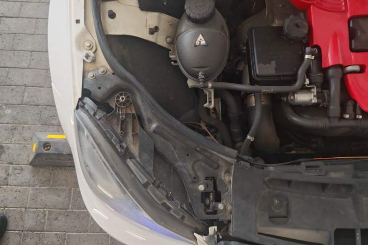 Used Mercedes-Benz C-Class 2013 C 260 Elegant Grand Edition Engine Bay Right