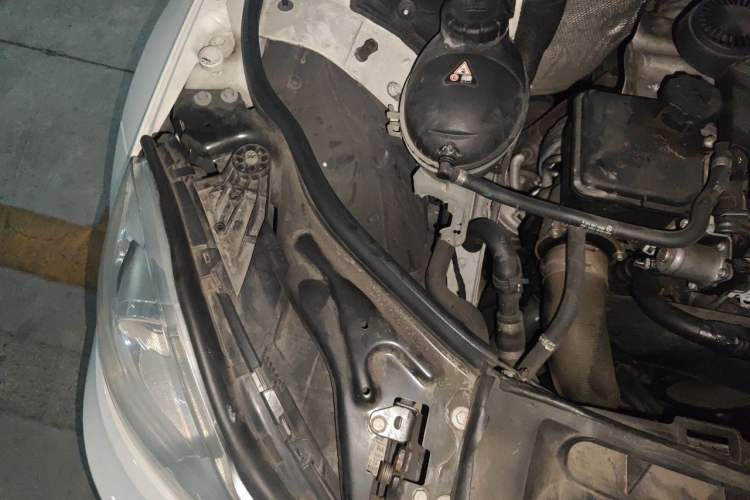 Used Mercedes-Benz C-Class 2013 C 260 CGI Elegant Model Engine Bay Right