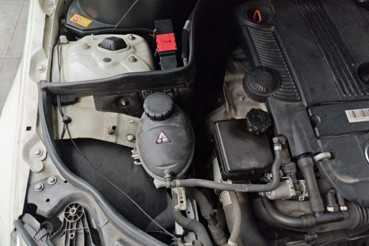 Used Mercedes-Benz C-Class 2013 C 180 Classic Grand Edition Engine Bay Right