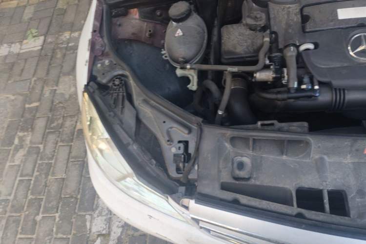 Used Mercedes-Benz C-Class 2013 C 260 CGI Elegant Model Engine Bay Right