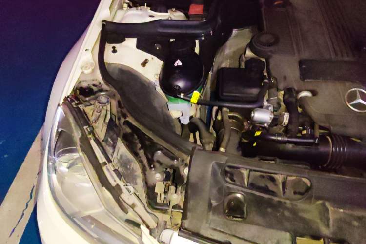 Used Mercedes-Benz C-Class 2013 C 180 CGI Classic Engine Bay Right