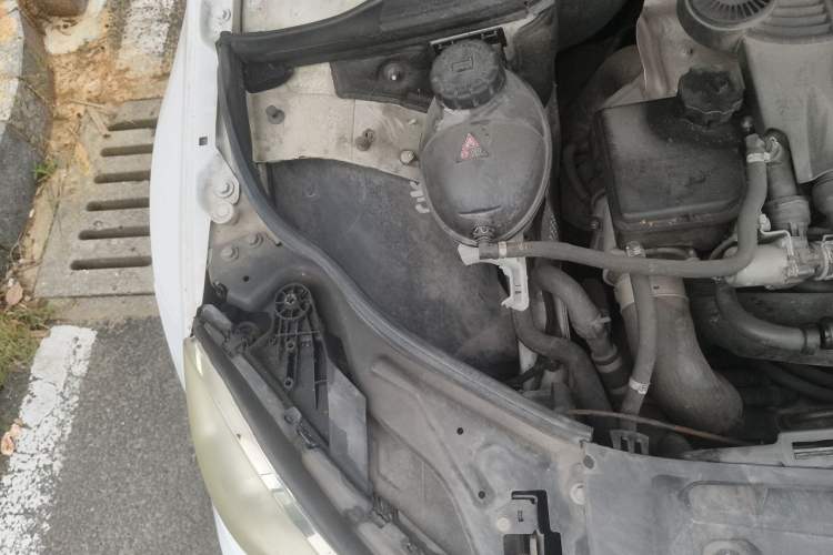 Used Mercedes-Benz C-Class 2013 C 180 Classic Grand Edition Engine Bay Right