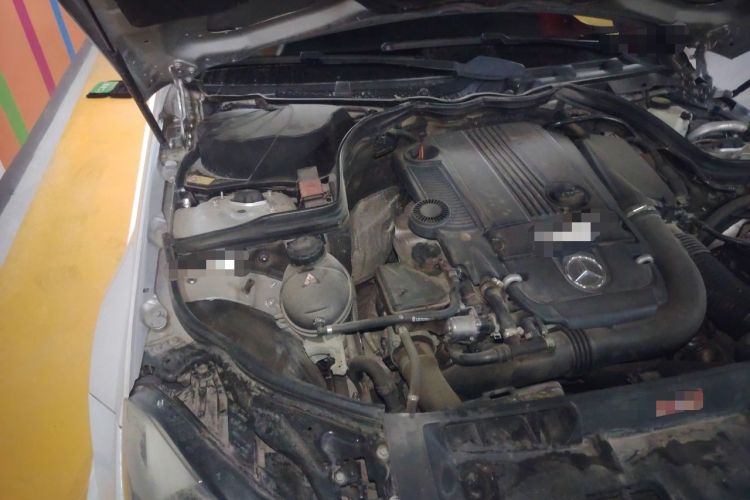 Used Mercedes-Benz C-Class 2013 C 260 Fashion Edition Grand Edition Engine Bay Right