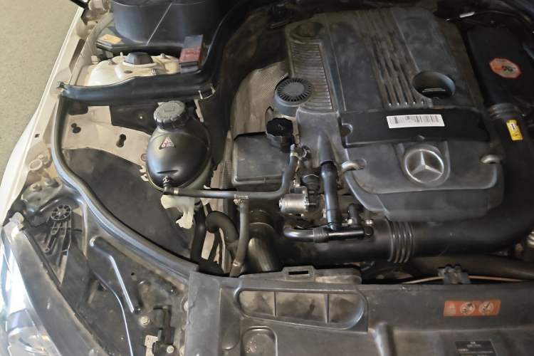 Used Mercedes-Benz C-Class 2013 C 260 CGI Fashion Model Engine Bay Right
