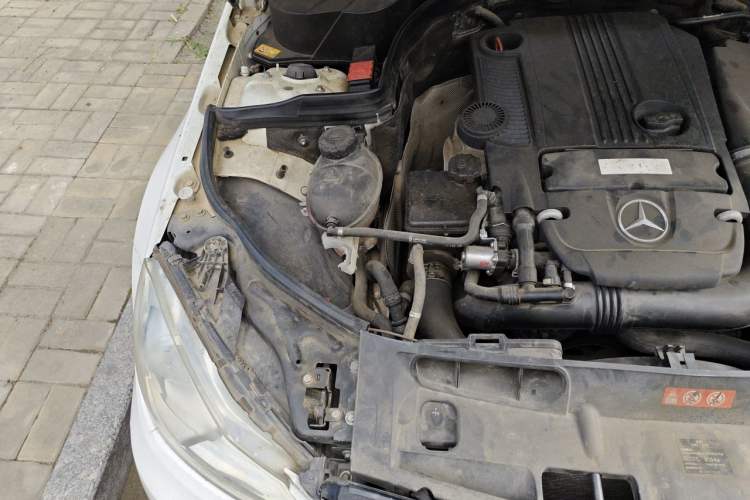 Used Mercedes-Benz C-Class 2013 C 180 Classic Grand Edition Engine Bay Right