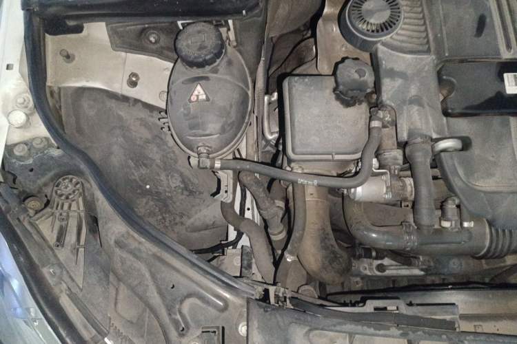 Used Mercedes-Benz C-Class 2013 C 180 Classic Grand Edition Engine Bay Right