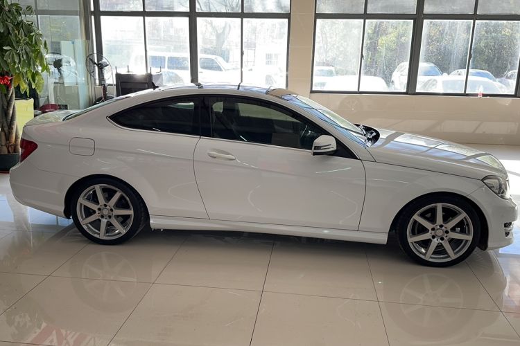 Used Mercedes-Benz C-Class 2013 C 180 Coupe Exterior 2
