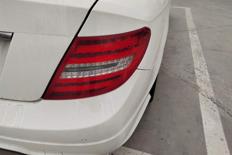 Used Mercedes-Benz C-Class 2013 C 180 Coupe Exterior 3