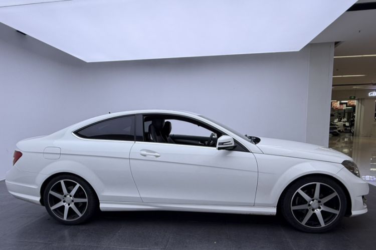 Used Mercedes-Benz C-Class 2013 C 180 Coupe Exterior 3