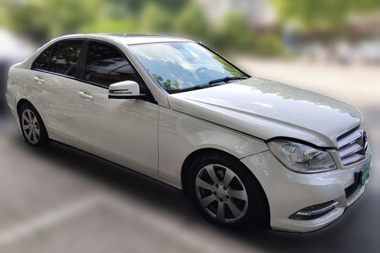 Used Mercedes-Benz C-Class 2013 C 180 CGI Classic Front Right 45 Deg