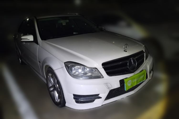 Used Mercedes-Benz C-Class 2013 C 180 Classic Grand Edition Front Right 45 Deg