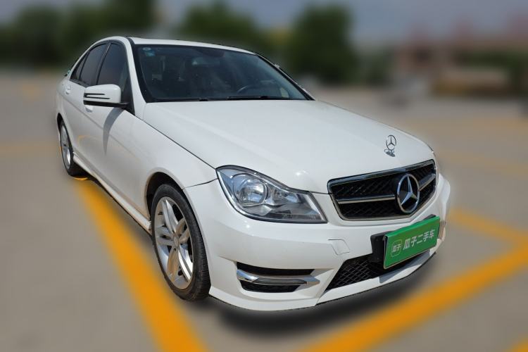 Used Mercedes-Benz C-Class 2013 C 180 Classic Grand Edition Front Right 45 Deg