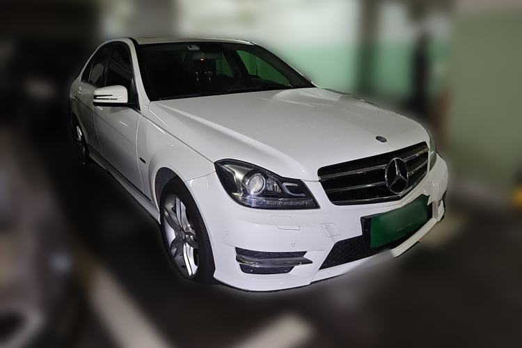 Used Mercedes-Benz C-Class 2013 C 260 Fashion Edition Grand Edition Front Right 45 Deg