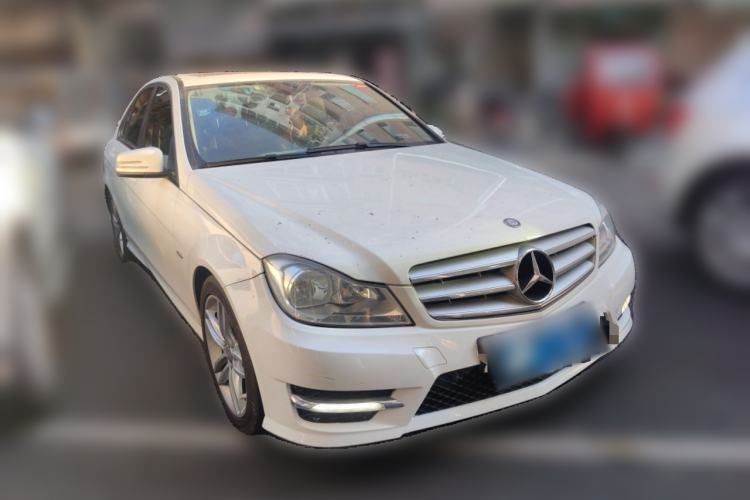 Used Mercedes-Benz C-Class 2013 C 180 Classic Grand Edition Front Right 45 Deg