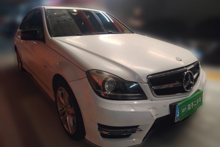 Used Mercedes-Benz C-Class 2013 C 260 Fashion Edition Grand Edition Front Right 45 Deg