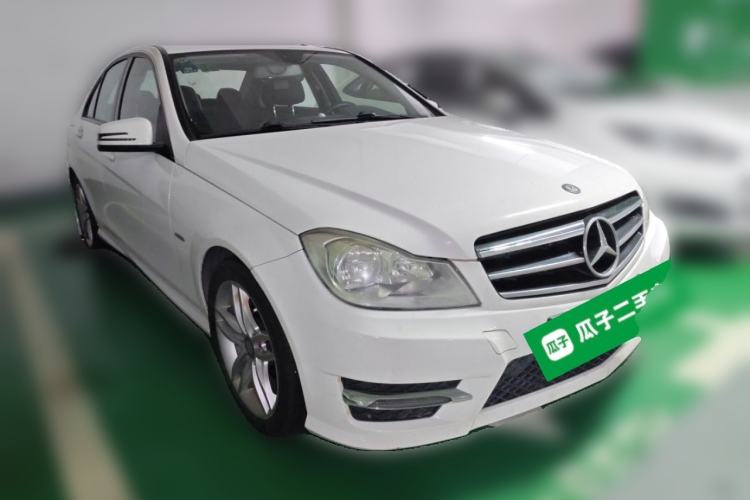 Used Mercedes-Benz C-Class 2013 C 180 Classic Grand Edition Front Right 45 Deg