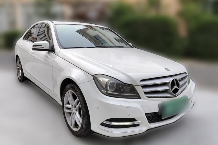Used Mercedes-Benz C-Class 2013 C 260 CGI Fashion Model Front Right 45 Deg