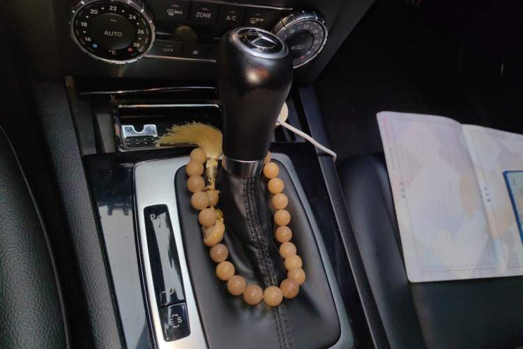 Used Mercedes-Benz C-Class 2013 C 180 Classic Grand Edition Gear Lever