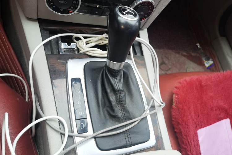 Used Mercedes-Benz C-Class 2013 C 260 Elegant Grand Edition Gear Lever