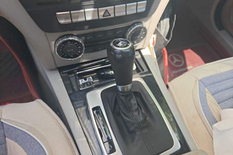 Used Mercedes-Benz C-Class 2013 C 180 CGI Classic Gear Lever