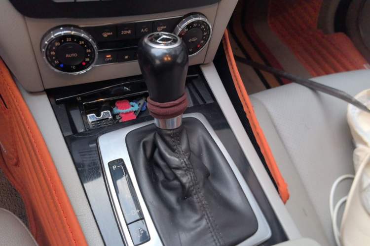 Used Mercedes-Benz C-Class 2013 C 180 Classic Grand Edition Gear Lever