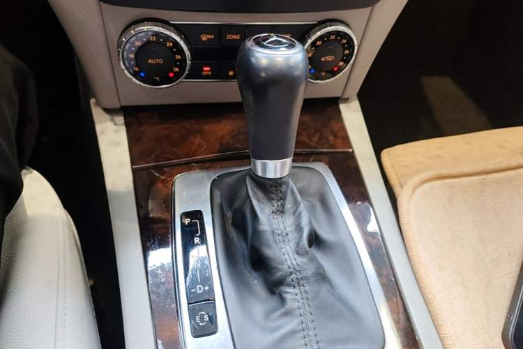 Used Mercedes-Benz C-Class 2013 C 260 Elegant Grand Edition Gear Lever