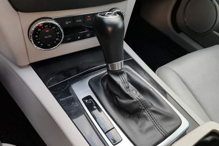 Used Mercedes-Benz C-Class 2013 C 180 CGI Classic Gear Lever