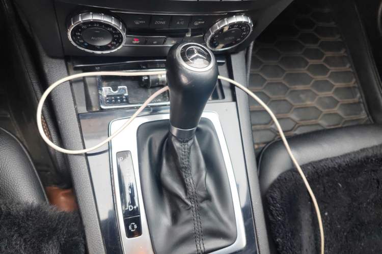 Used Mercedes-Benz C-Class 2013 C 180 Classic Grand Edition Gear Lever