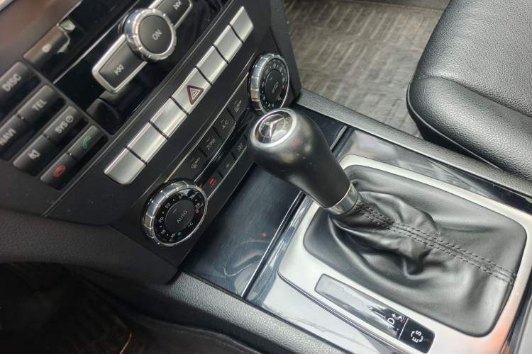 Used Mercedes-Benz C-Class 2013 C 180 CGI Classic Gear Lever