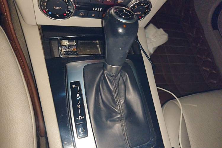 Used Mercedes-Benz C-Class 2013 C 180 Classic Grand Edition Gear Lever