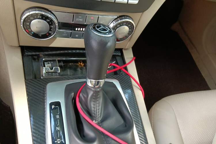 Used Mercedes-Benz C-Class 2013 C 260 Elegant Grand Edition Gear Lever