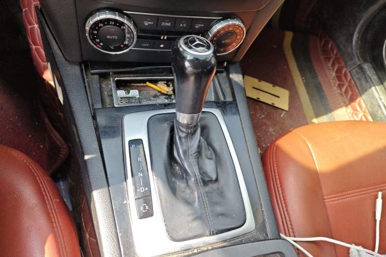 Used Mercedes-Benz C-Class 2013 C 180 Classic Grand Edition Gear Lever